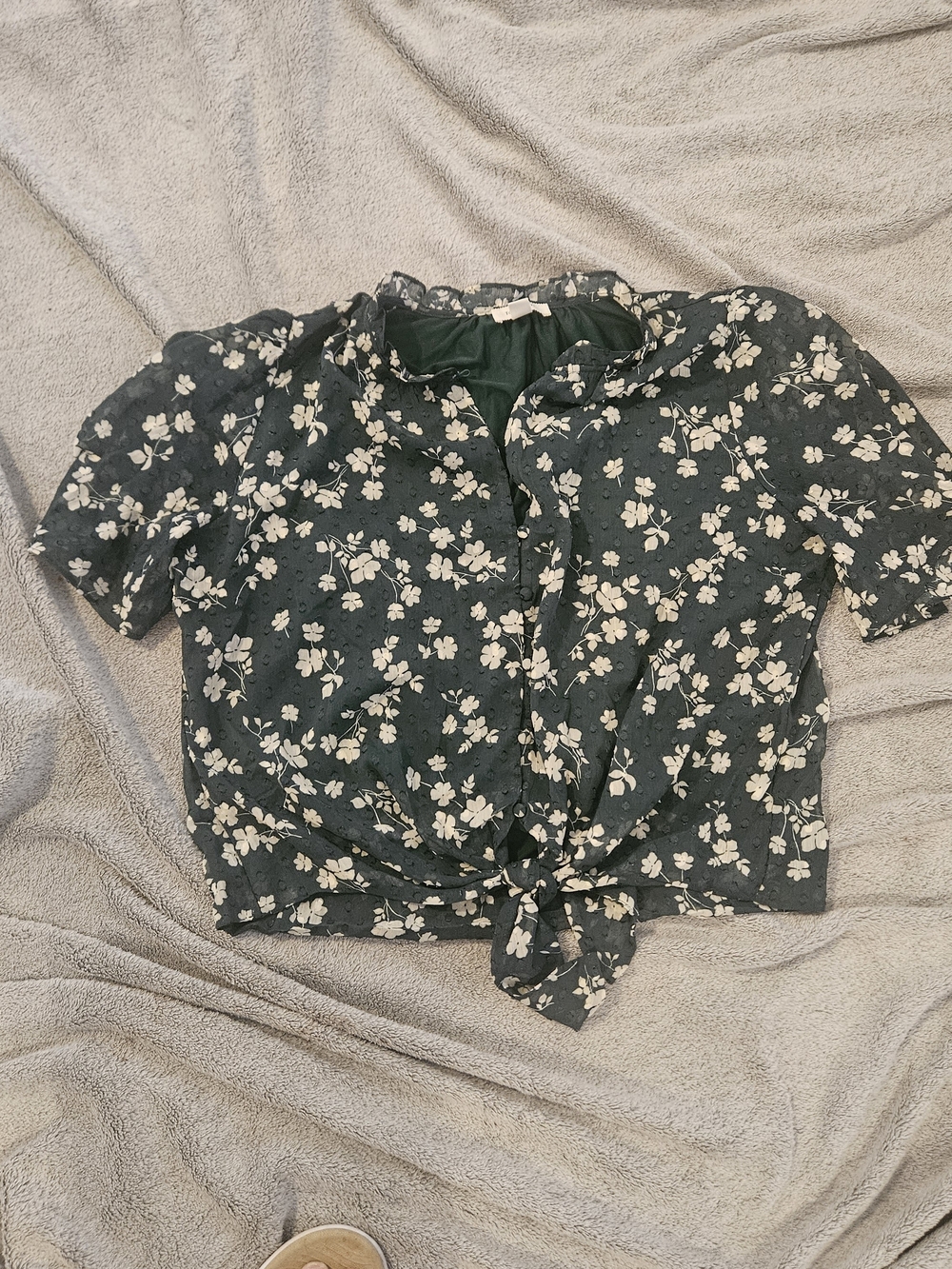 Hunter Green Floral Tie-Front Button-down Top